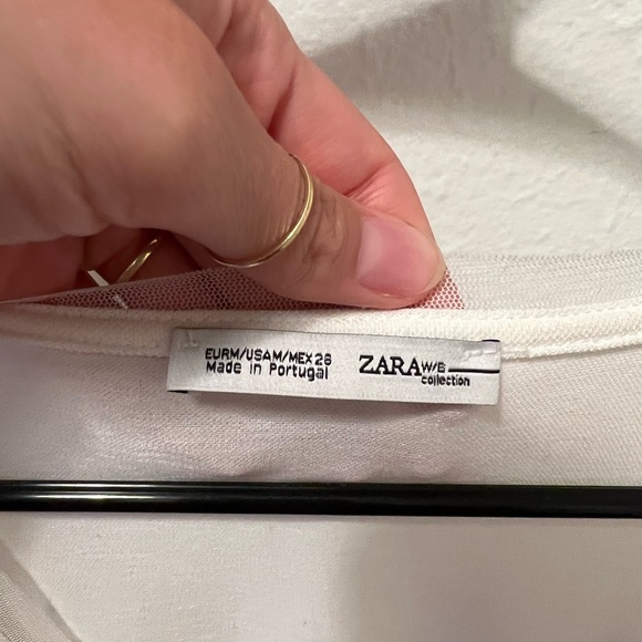 Zara White V Neck - Picture 2 of 2